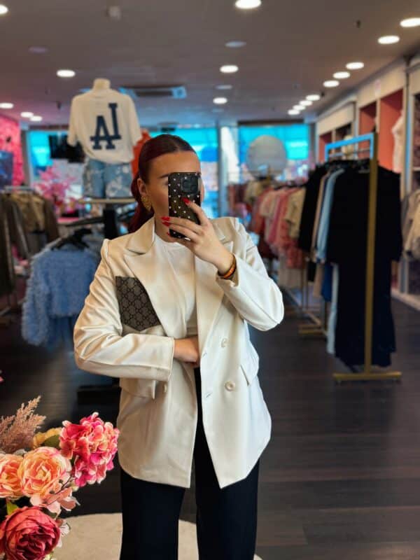 Facetune 11 04 2025 13 12 57