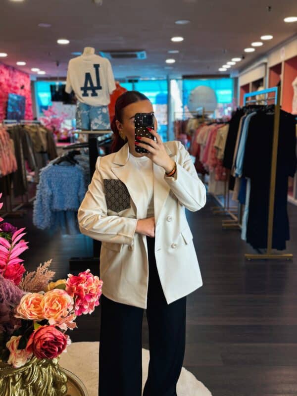 Facetune 11 04 2025 13 13 17
