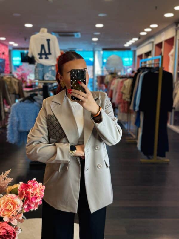 Facetune 11 04 2025 13 14 03
