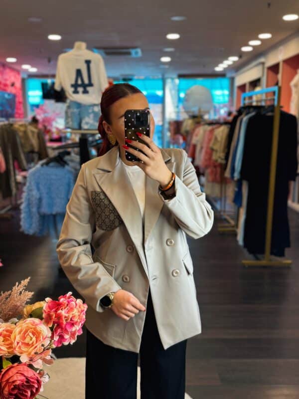 Facetune 11 04 2025 13 14 16