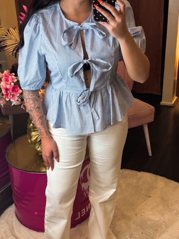 Facetune 27 04 2025 23 27 58