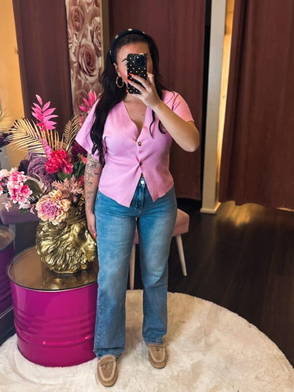 Facetune 27 04 2025 23 29 39