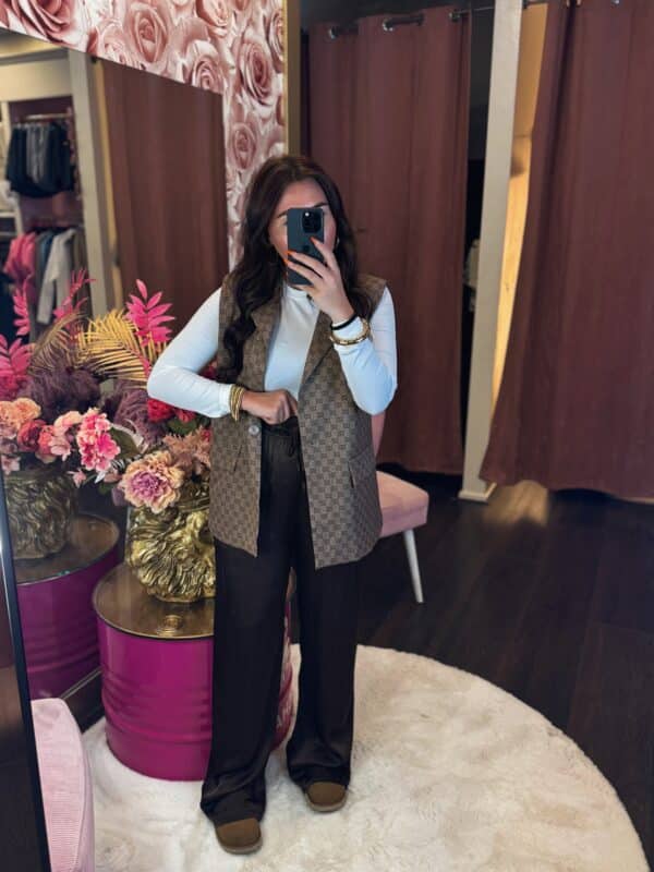 Facetune 09 05 2025 16 00 24
