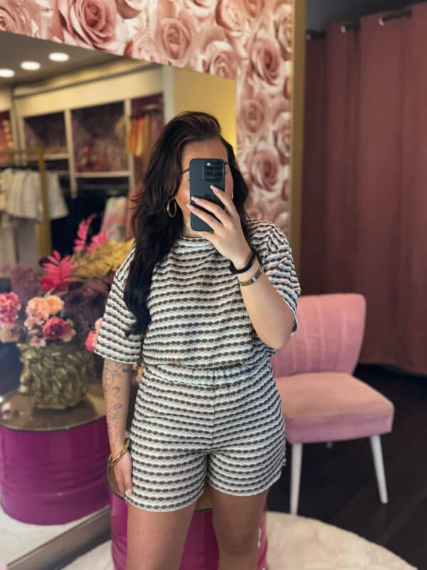 Facetune 04 06 2025 15 04 49