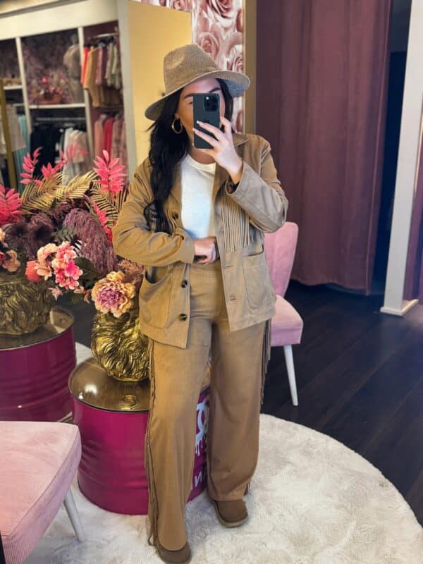 Facetune 11 06 2025 13 13 35