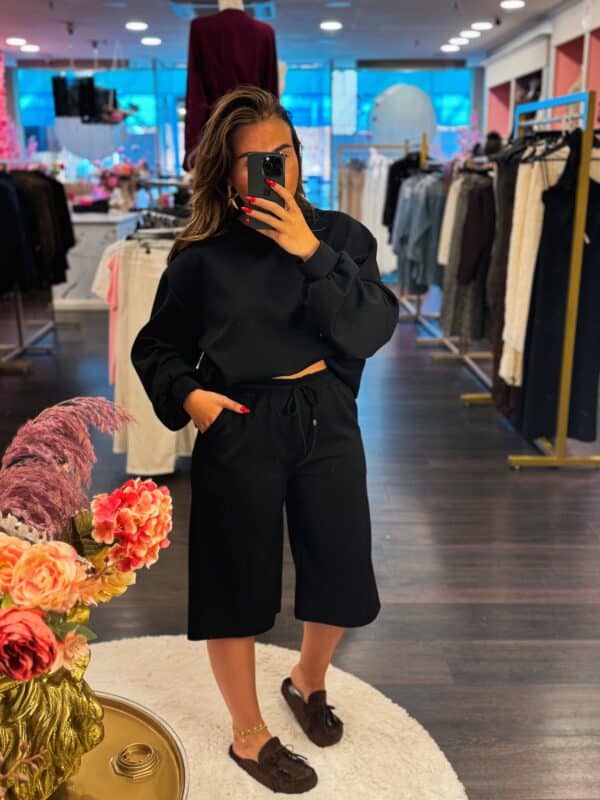 Facetune 15 08 2025 17 33 52
