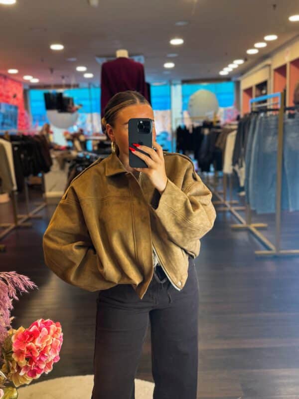 Facetune 13 09 2025 17 21 13
