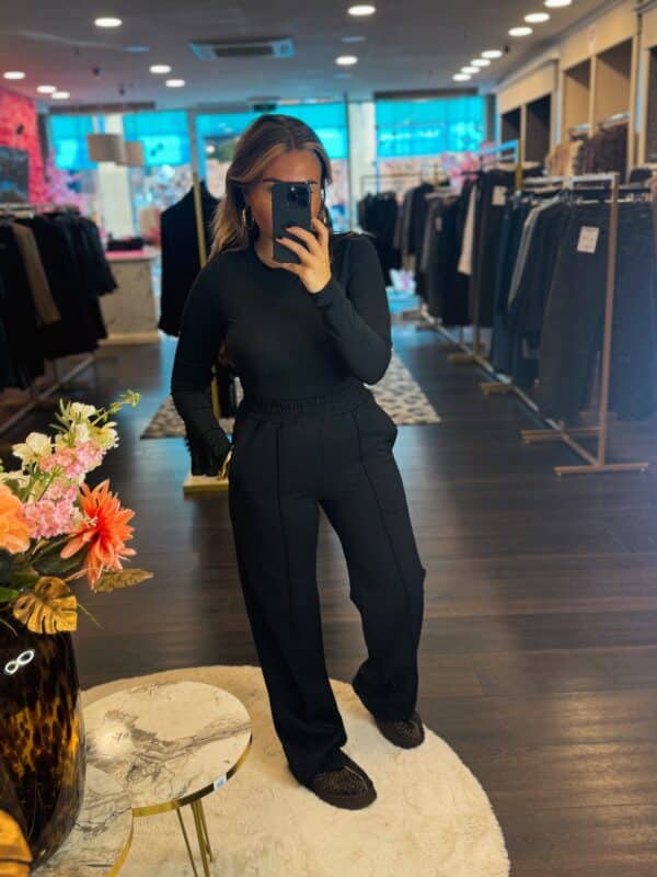 Facetune 07 10 2025 15 38 13