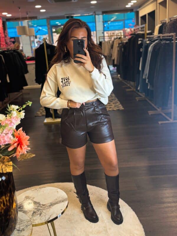 Facetune 09 10 2025 17 40 12