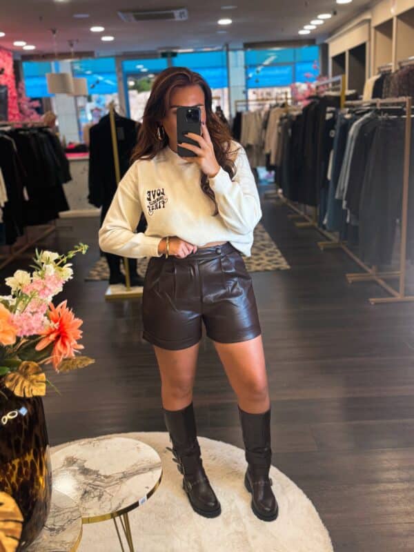 Facetune 09 10 2025 17 40 45