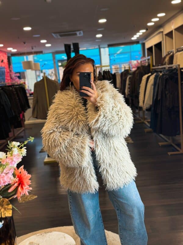 Facetune 16 10 2025 18 56 00