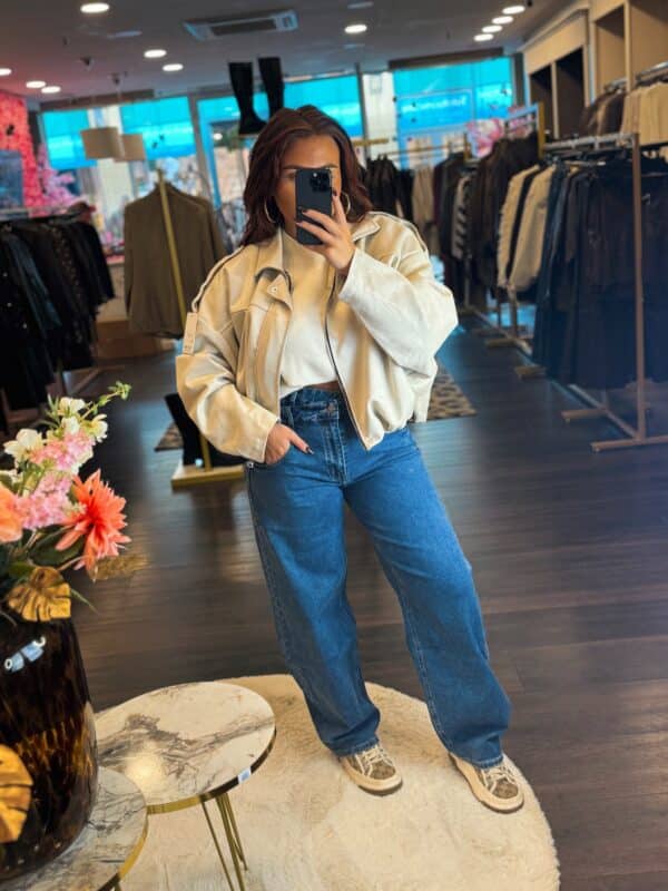 Facetune 16 10 2025 19 06 22