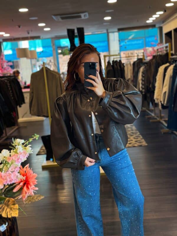 Facetune 16 10 2025 19 19 15