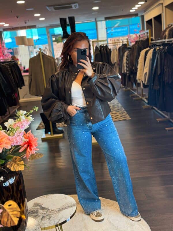 Facetune 16 10 2025 19 19 39