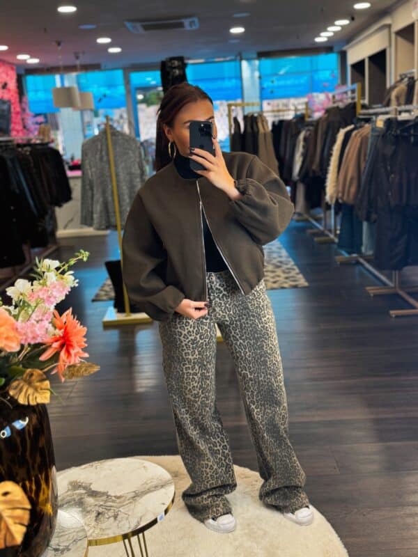Facetune 22 10 2025 16 12 44