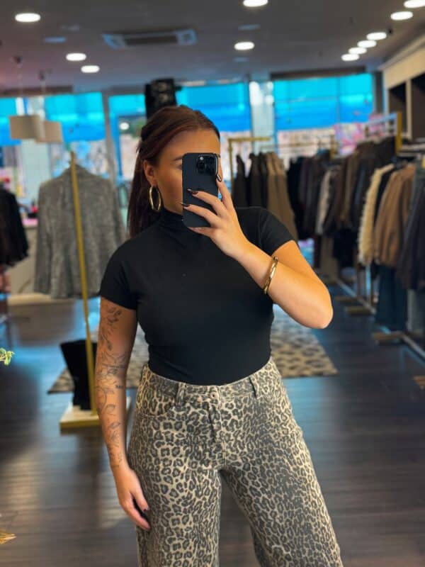 Facetune 22 10 2025 16 16 22