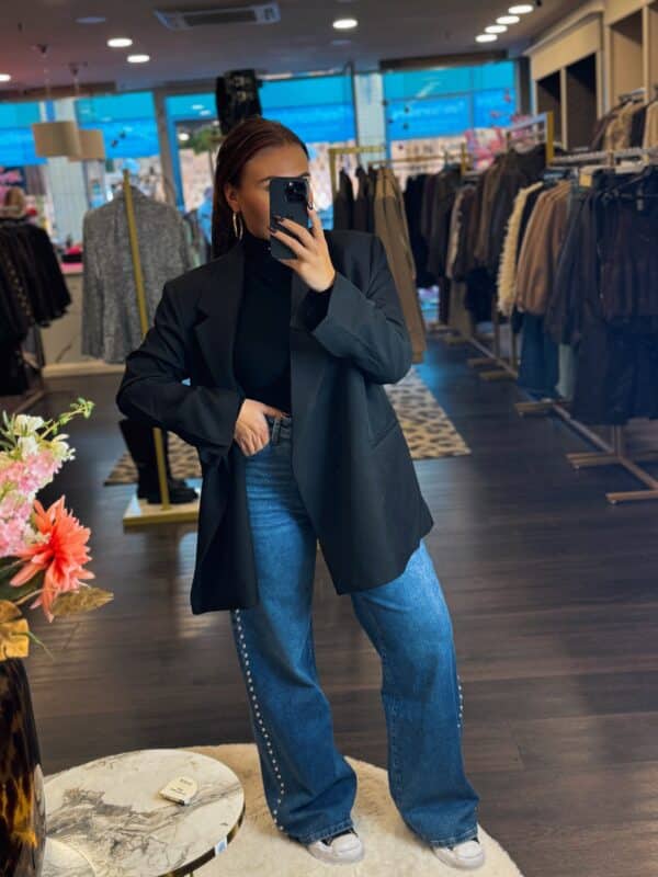 Facetune 22 10 2025 16 21 49