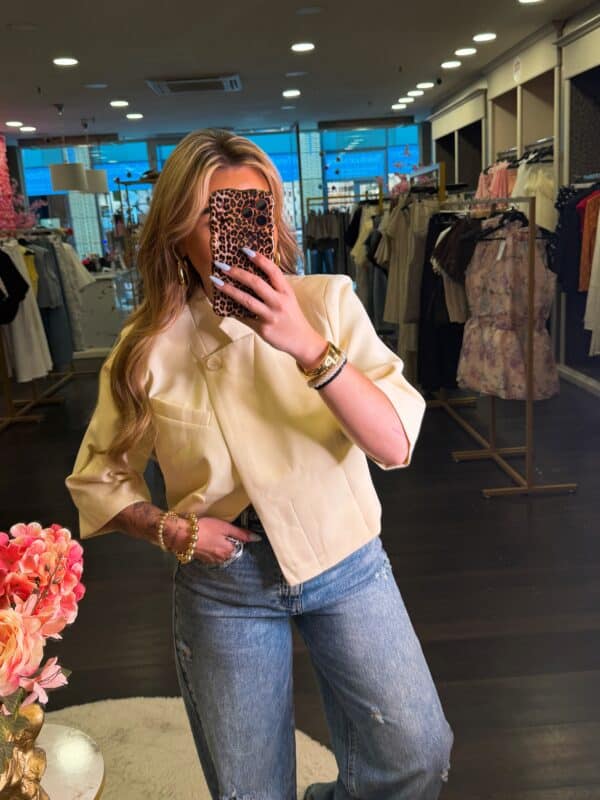 Facetune 19 05 2026 16 07 10